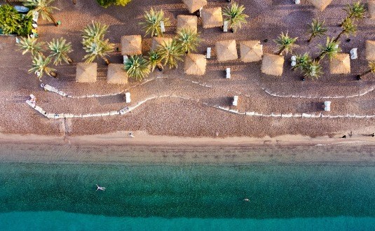 לא מוותרים על ביקור בחוף