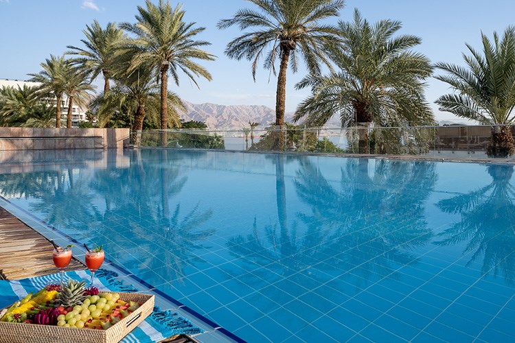 בריכת השחייה